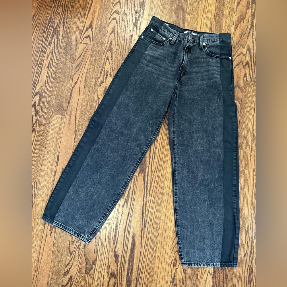 Levi’s Premium Baggy Dad jeans with wide black side stripe like new